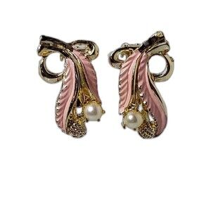 Pink Feather with White Faux Pearl Earrings 1"